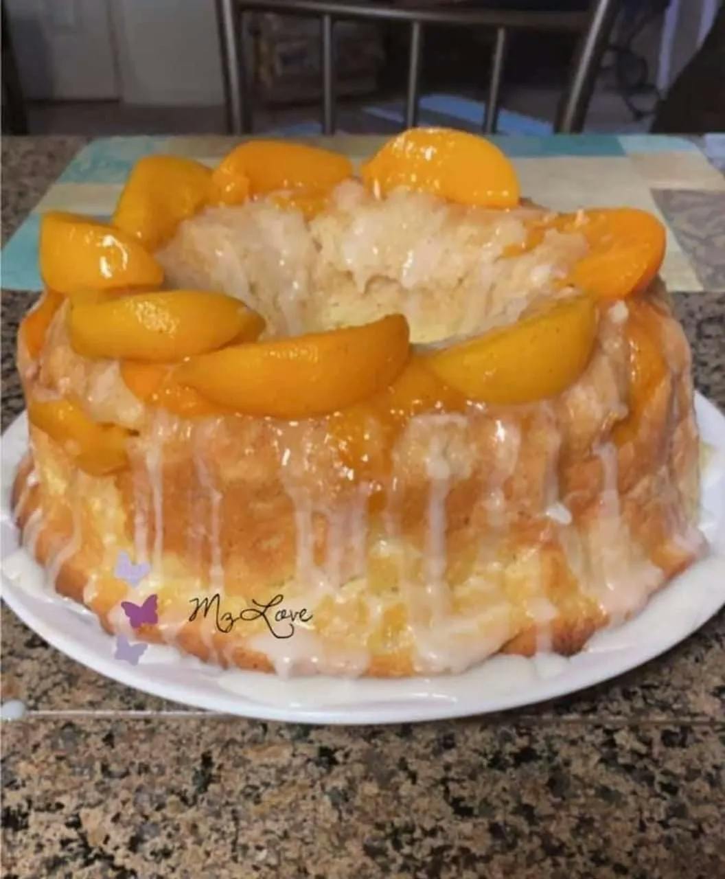 Titelbild für Peach Cobbler Pound Cake