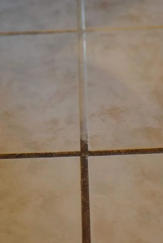 Titelbild für How To Clean Tile Grout