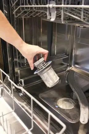 Titelbild für How to clean a dishwasher