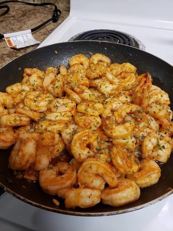 Titelbild für Spicy Garlic Butter Shrimp