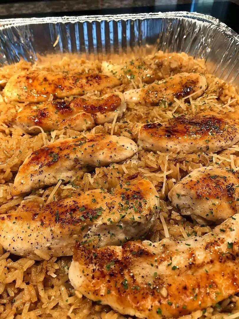 Titelbild für Quick Dinner Chicken with Garlic Parmesan Rice