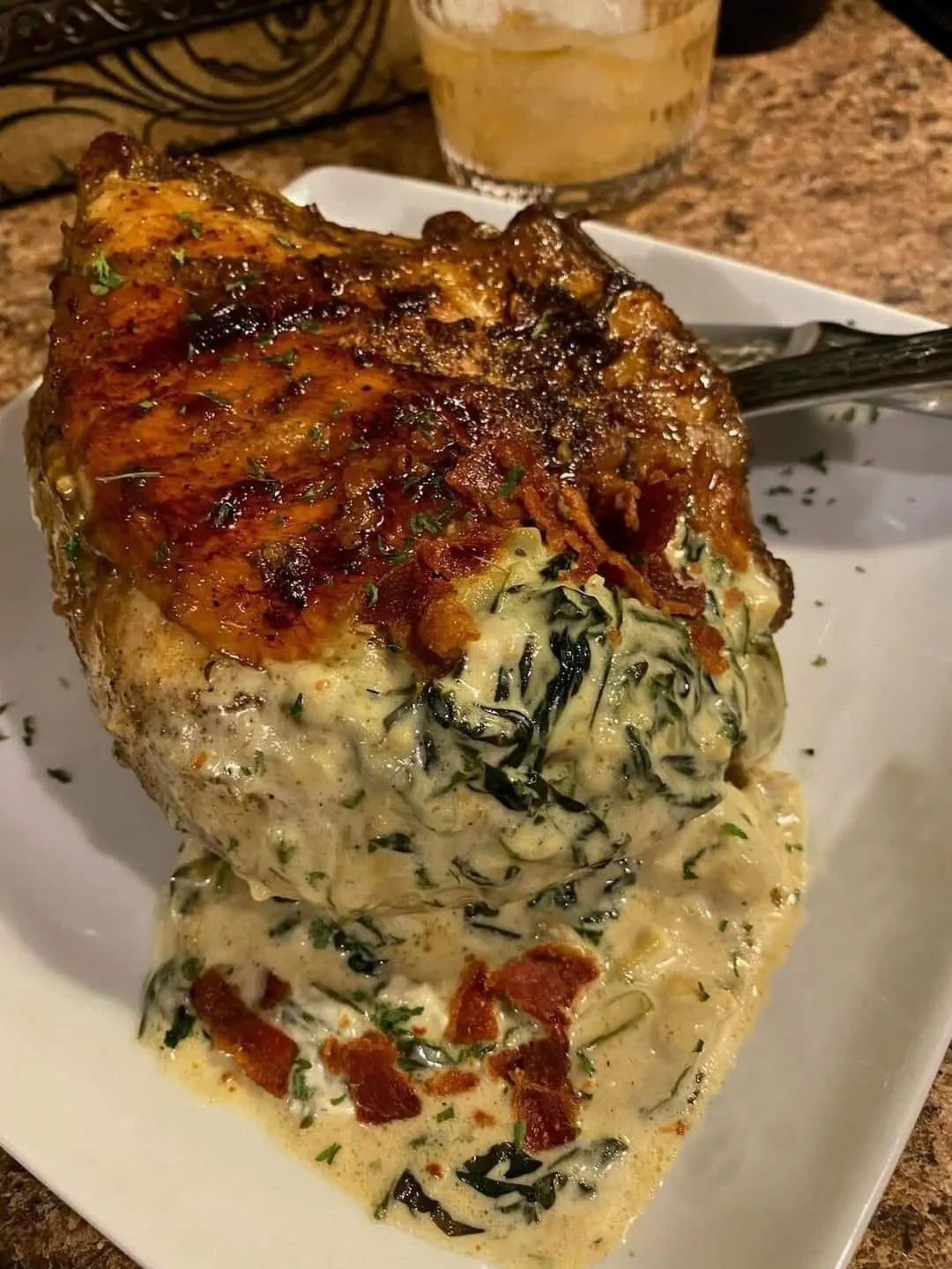 Titelbild für Chicken Breast Stuffed With Hot Bacon, Spinach