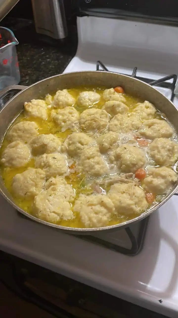 Titelbild für Chicken And Dumplings Recipe