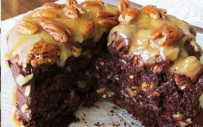 Titelbild für Turtle Caramel Cake