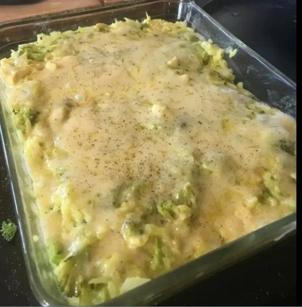 Titelbild für Broccoli Rice Cheese and Chicken Casserole