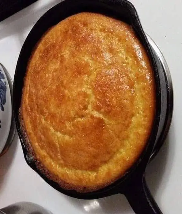 Titelbild für Grandmother’s Buttermilk Cornbread