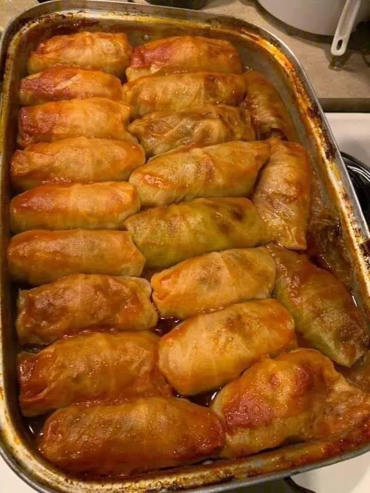 Titelbild für Old Fashioned Stuffed Cabbage Rolls