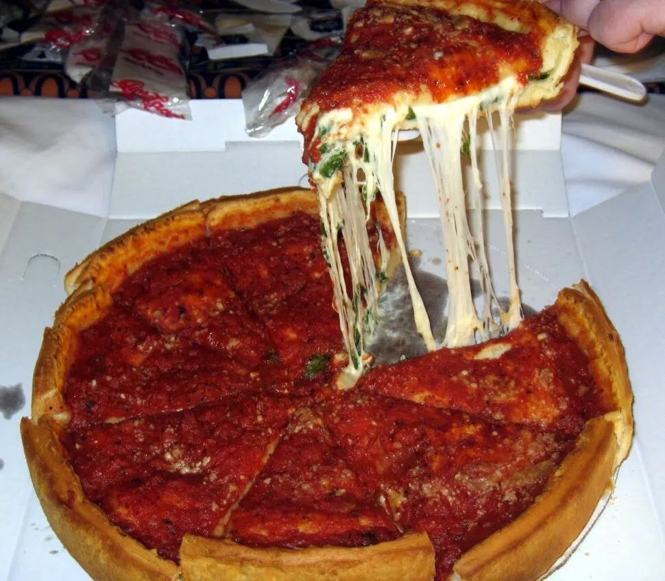 Titelbild für HOMEMADE CHICAGO STYLE DEEP DISH PIZZA