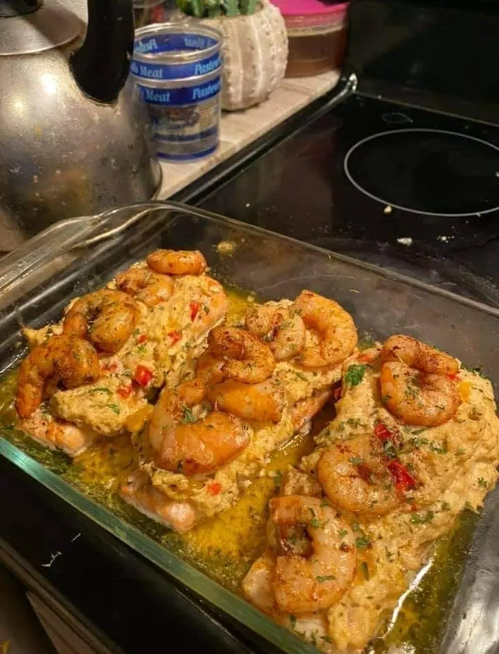 Titelbild für Crab & Shrimp Stuffed Salmon