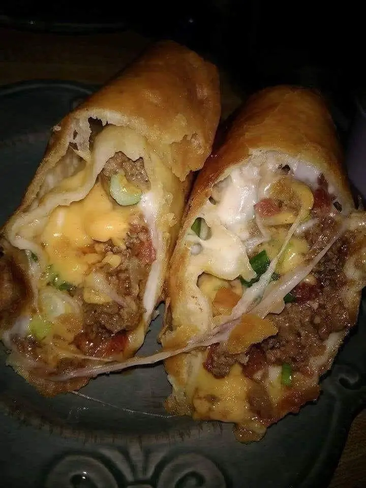 Titelbild für Beef And Cheese Chimichanga