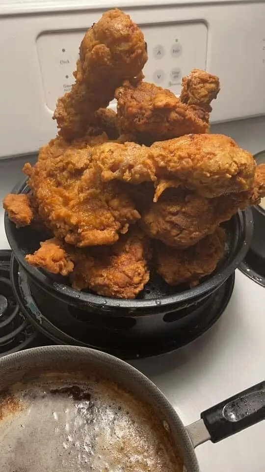 Titelbild für FRIED CHICKEN