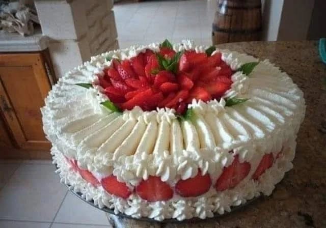 Titelbild für No Bake Strawberry Shortcake