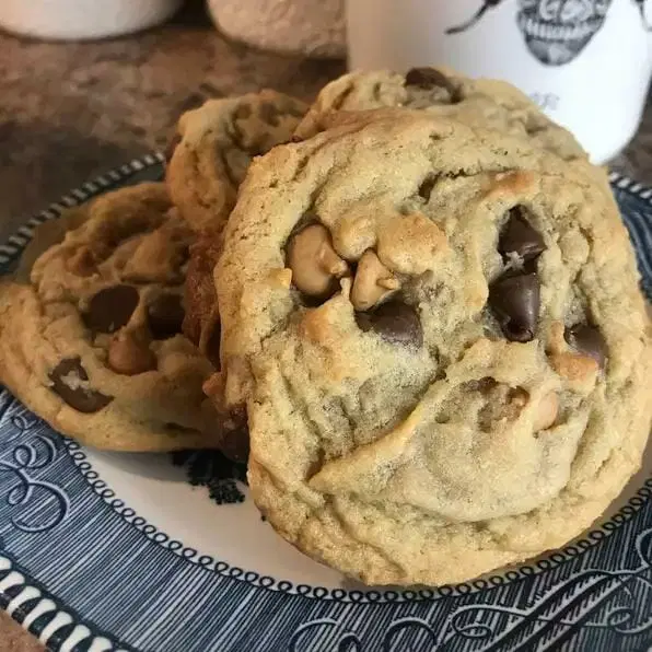 Titelbild für Baileys Irish Cream Chocolate Chip Cookies