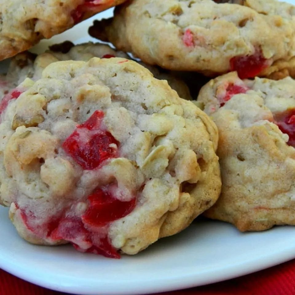 Titelbild für Holiday Maraschino Cherry Shortbread Cookies