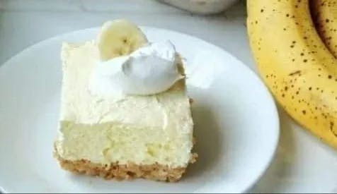 Titelbild für Banana Cream Cheesecake Cake
