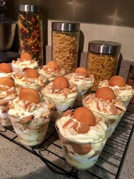 Titelbild für Banana Pudding Cake Cups