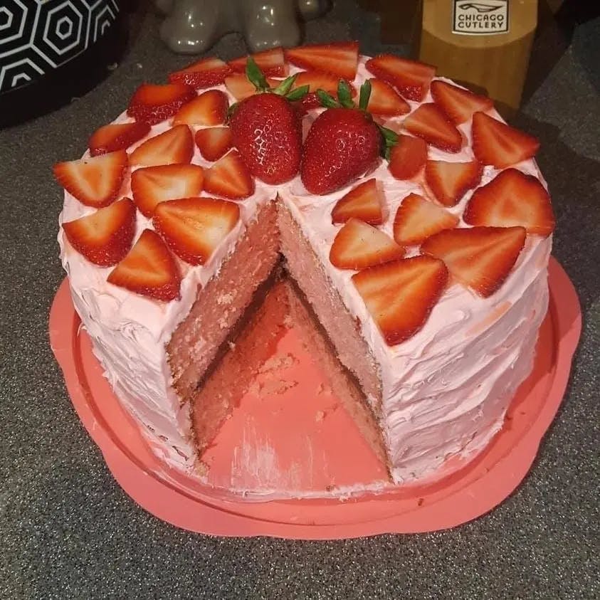 Titelbild für Strawberry Poke Cake