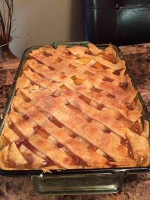 Titelbild für Hot Peach Cobbler Right Out Of The Oven