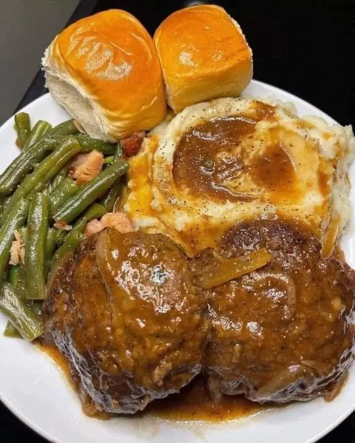 Titelbild für Hamburger steaks with onion gravy