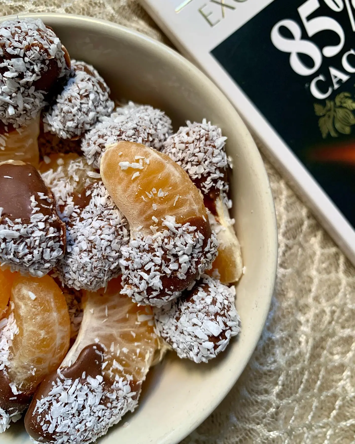 Titelbild für CHOCOLATE & COCONUT CLEMENTINE Bites