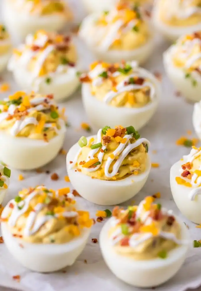 Titelbild für The Perfect Loaded Deviled Eggs Recipe